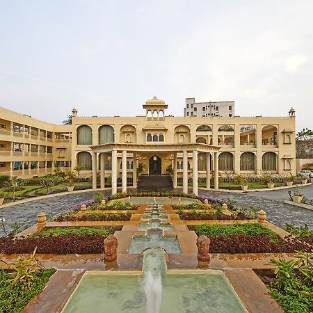 Club Mahindra Udaipur Hotel Buitenkant foto
