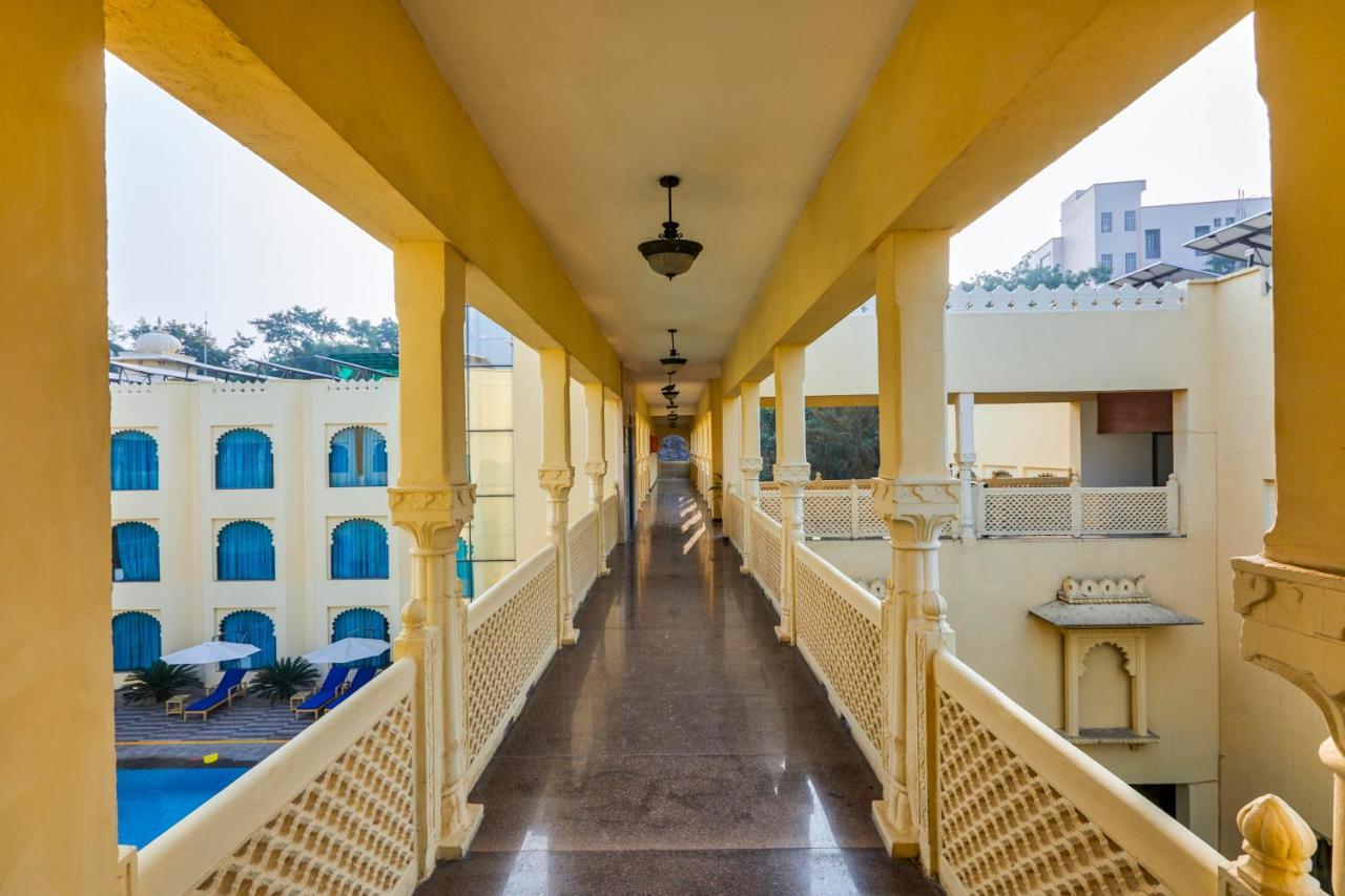 Club Mahindra Udaipur Hotel Buitenkant foto