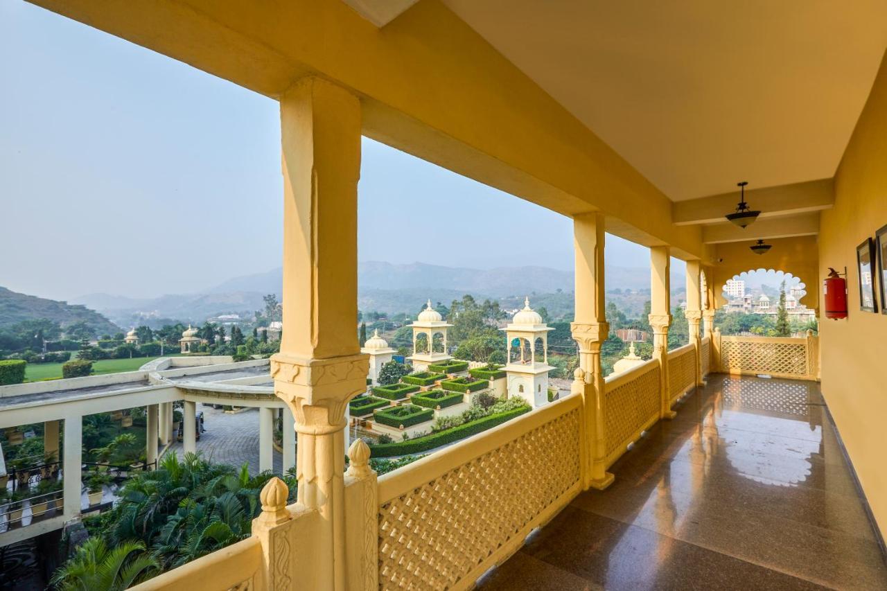Club Mahindra Udaipur Hotel Buitenkant foto