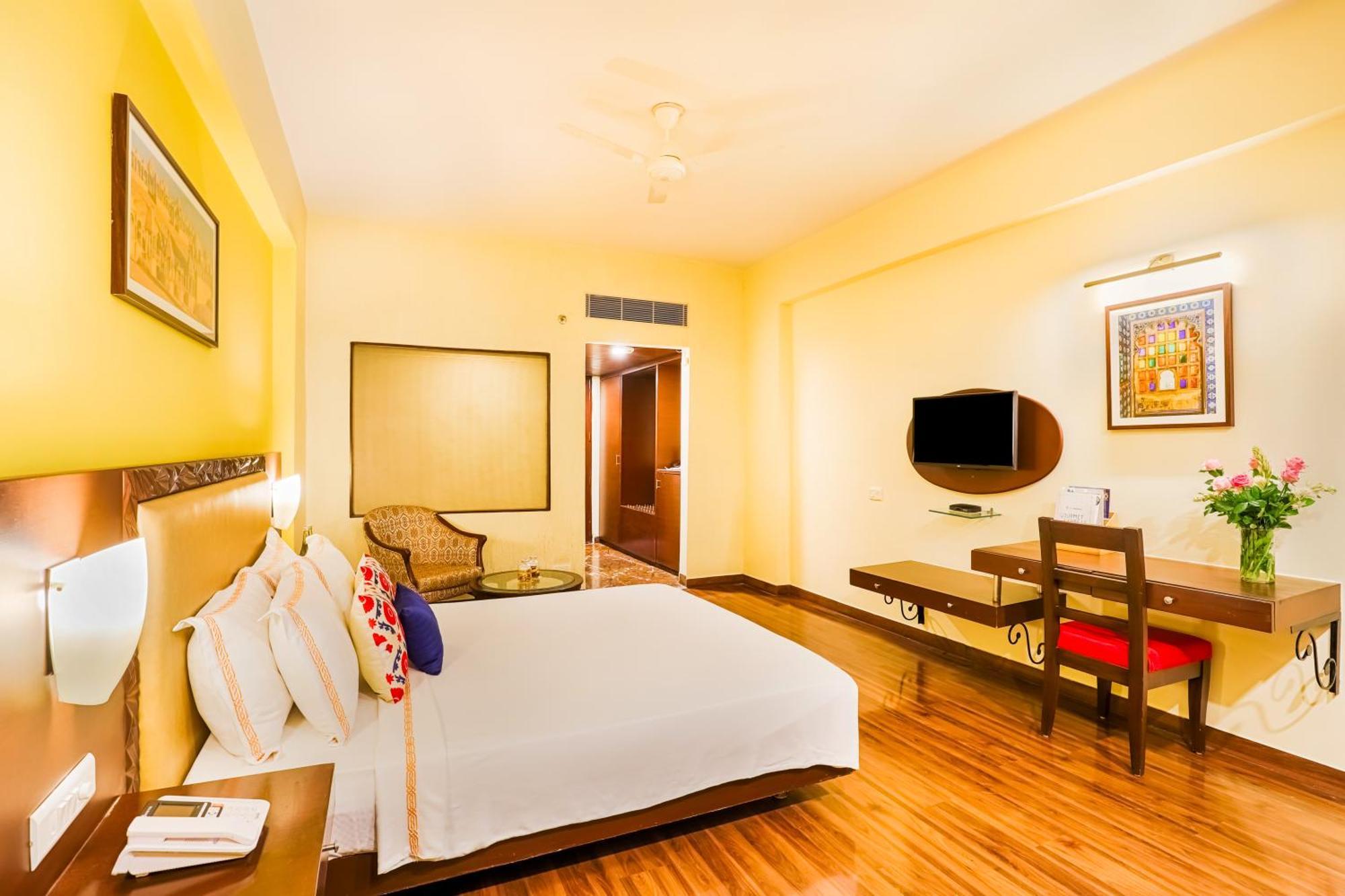Club Mahindra Udaipur Hotel Buitenkant foto