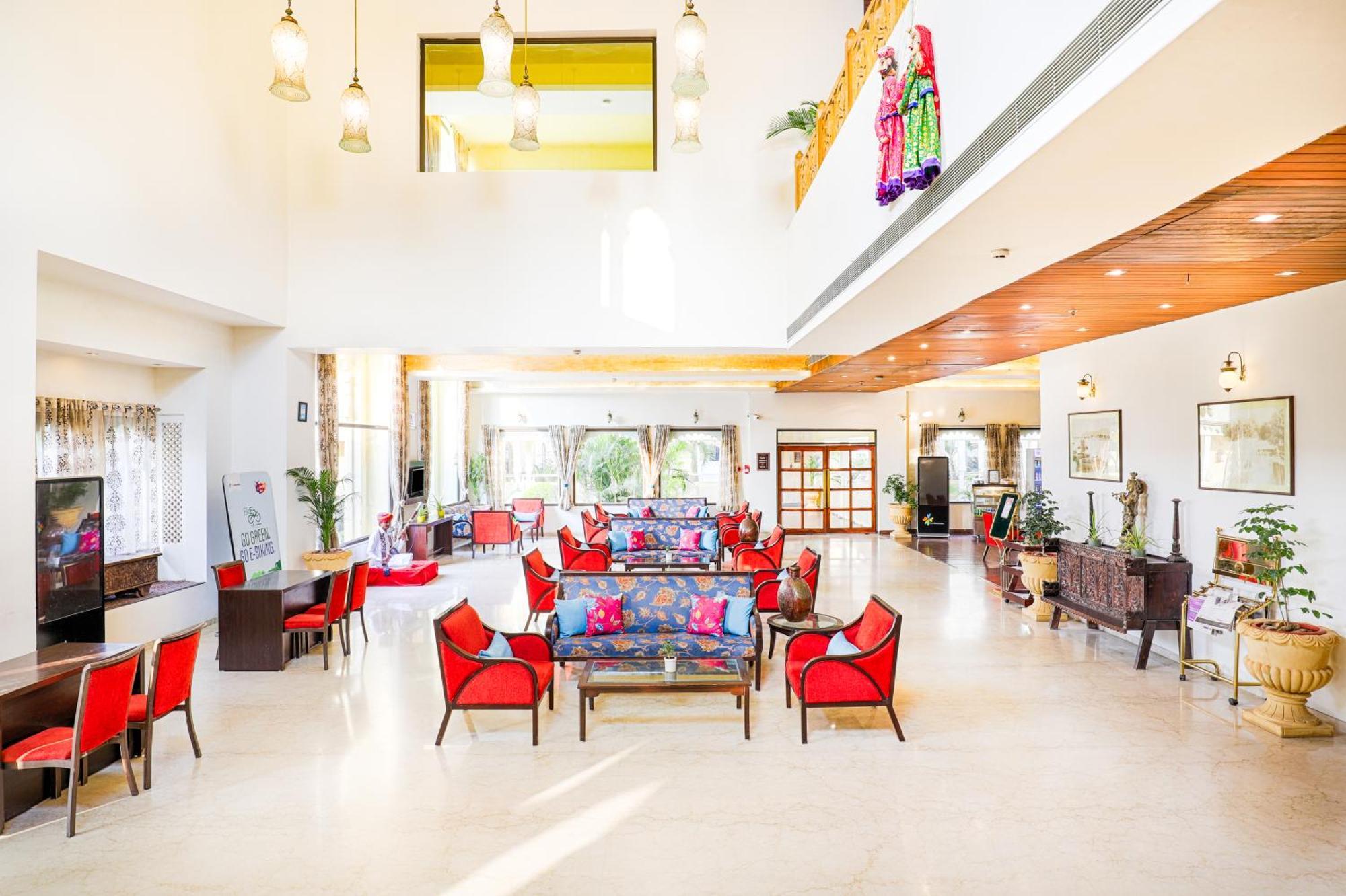 Club Mahindra Udaipur Hotel Buitenkant foto