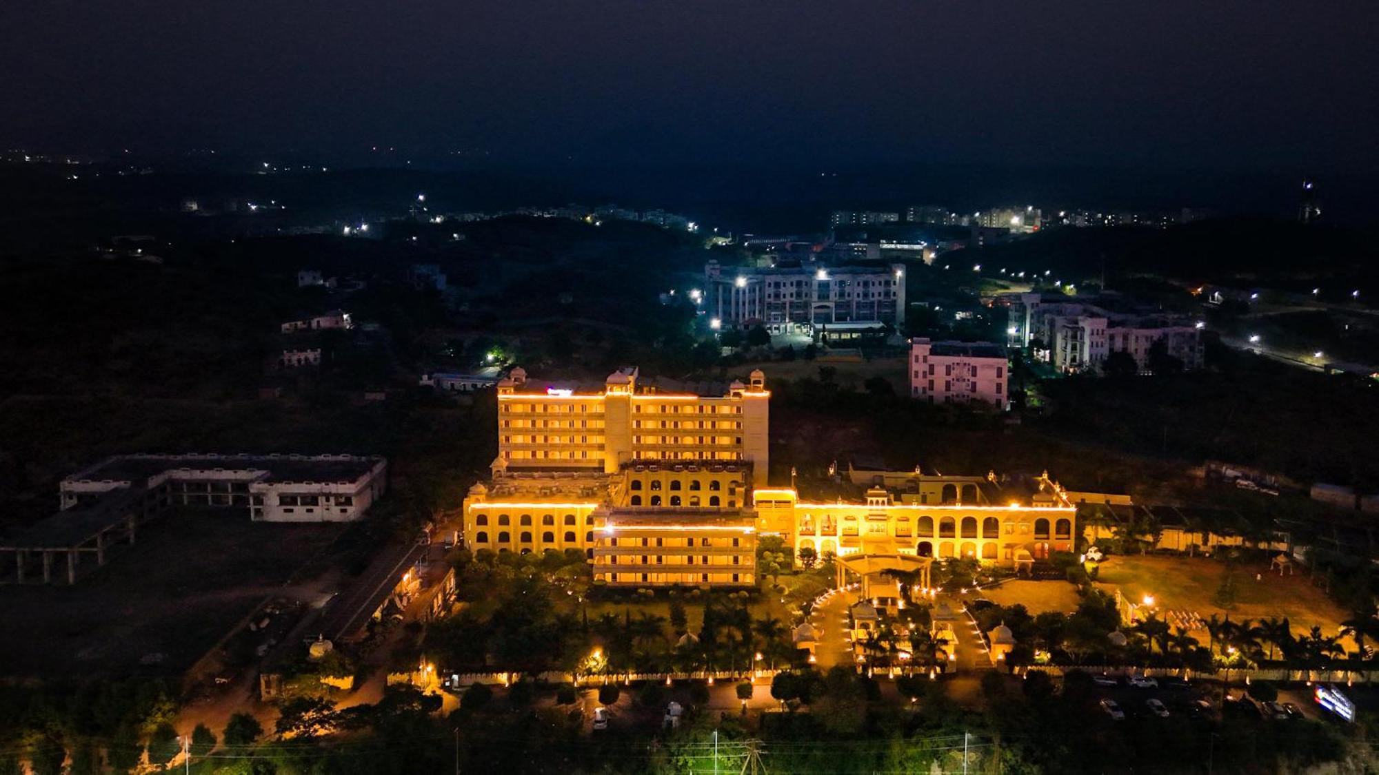 Club Mahindra Udaipur Hotel Buitenkant foto