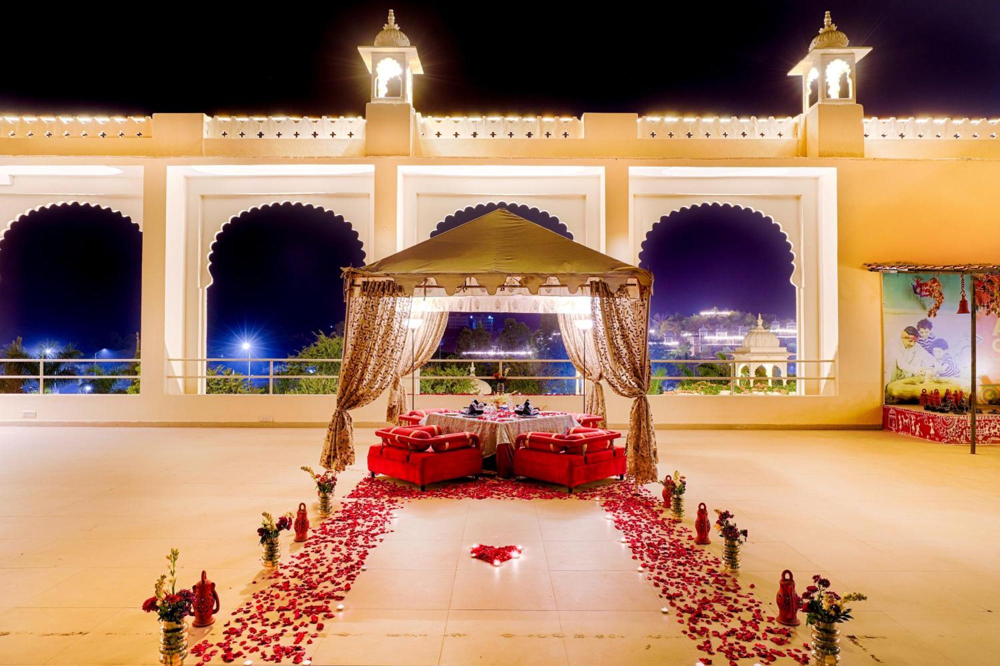 Club Mahindra Udaipur Hotel Buitenkant foto