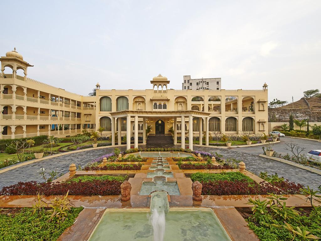 Club Mahindra Udaipur Hotel Buitenkant foto