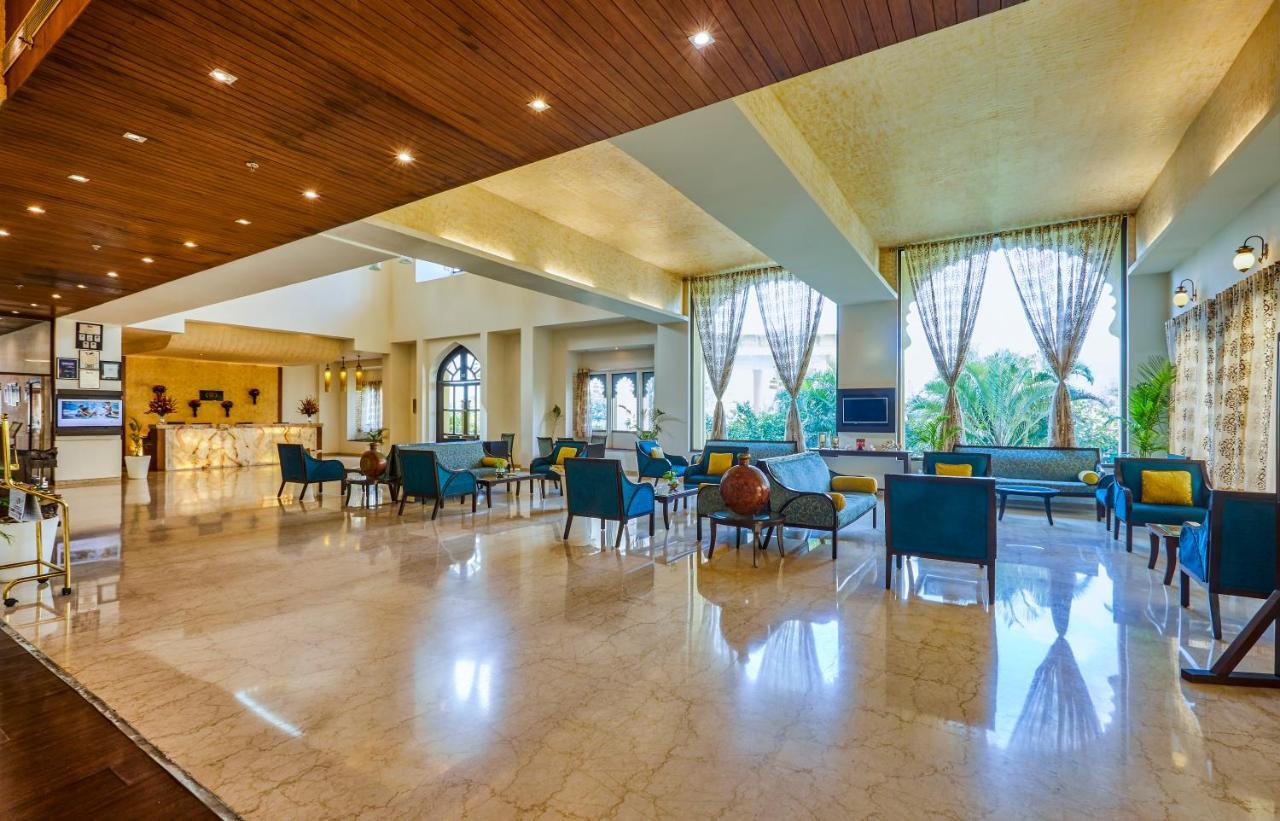 Club Mahindra Udaipur Hotel Buitenkant foto